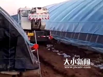 烟台：大吊车深陷泥潭进退两难? ?越野车“不自量力”施救拽断绳