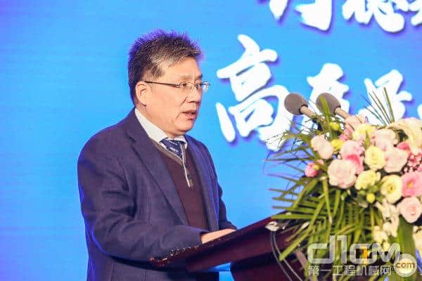 6巨头首次同台 与业界同仁共话工程起重机行业高质量发展