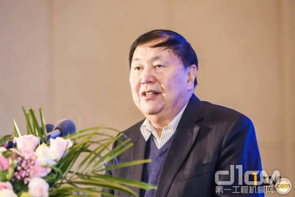 6巨头首次同台 与业界同仁共话工程起重机行业高质量发展