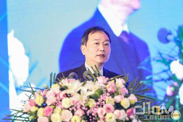 6巨头首次同台 与业界同仁共话工程起重机行业高质量发展