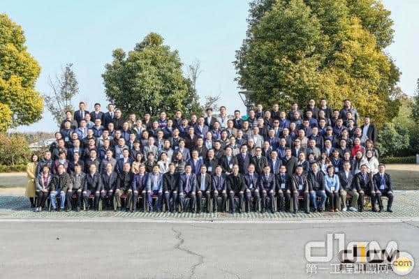 6巨头首次同台 与业界同仁共话工程起重机行业高质量发展