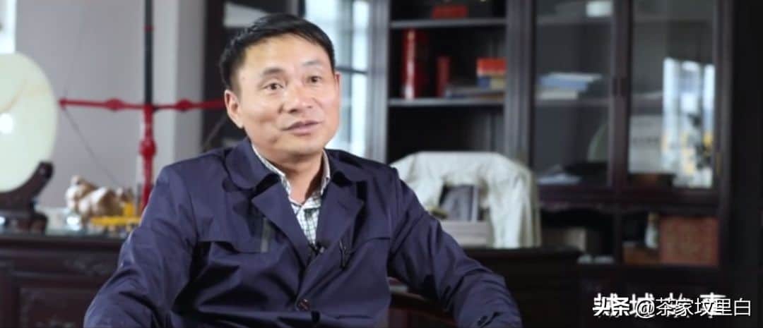 花几百万给吊车建车库,这个宁波老板有点大气