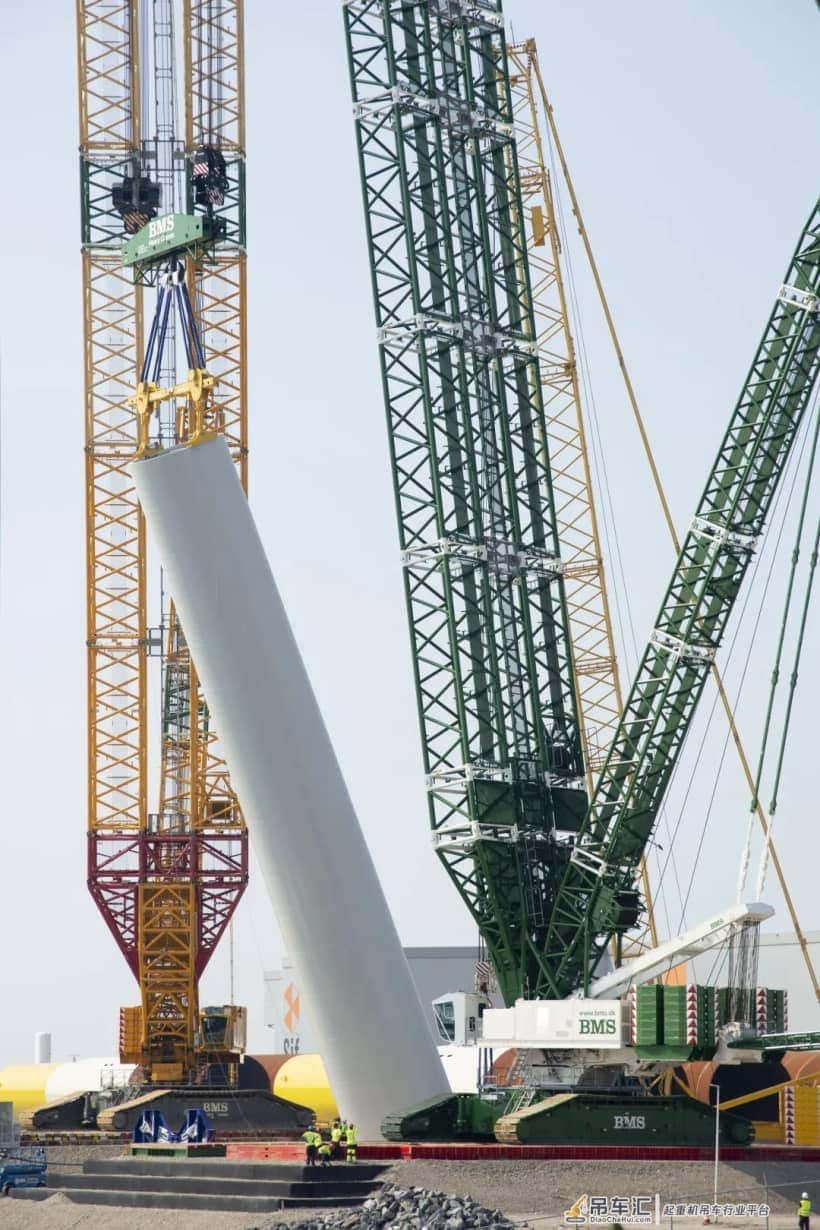 利勃海尔起重机安装全球最强大的海上风力发电机