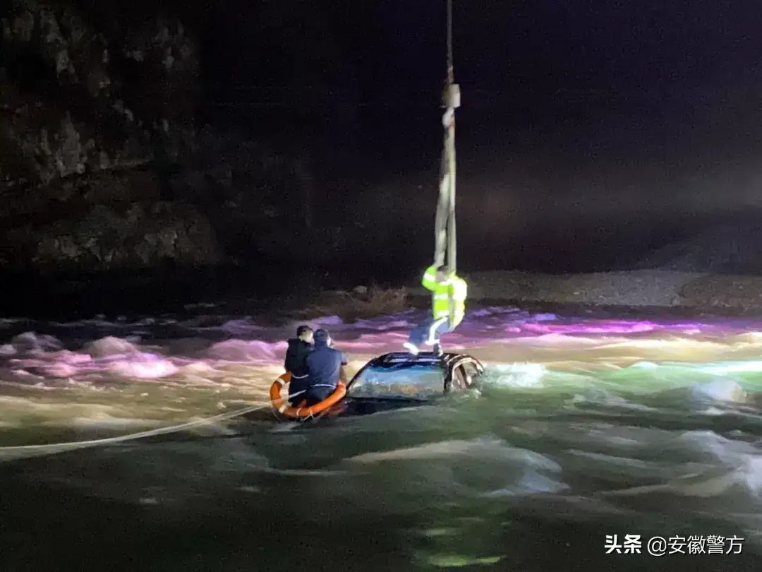 90后民警：“我有起重设备操作资格证，让我上！”