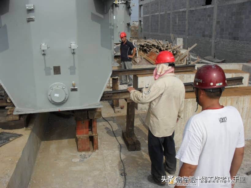 62.5吨(运输47.2吨)110kV主变压器不用吊车卸车就位过程