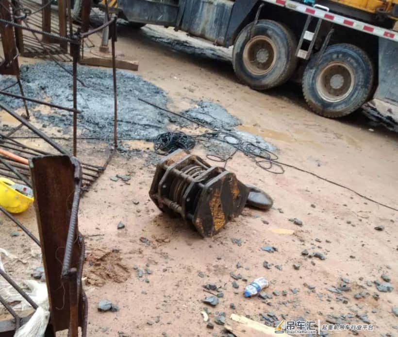 当场死亡!又是作业时玩手机……