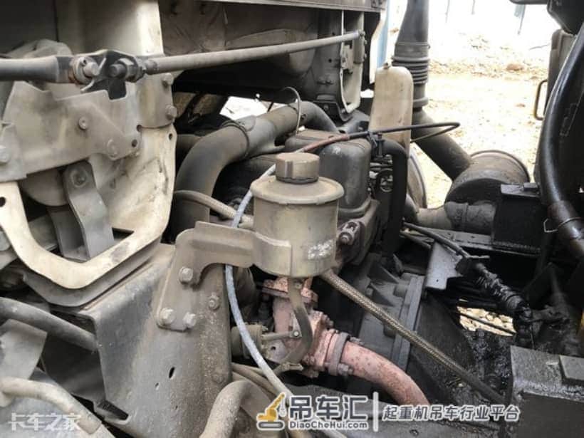 4吨级起重装置+徐工吊机,7年的东风多利卡随车吊干起活来不含糊