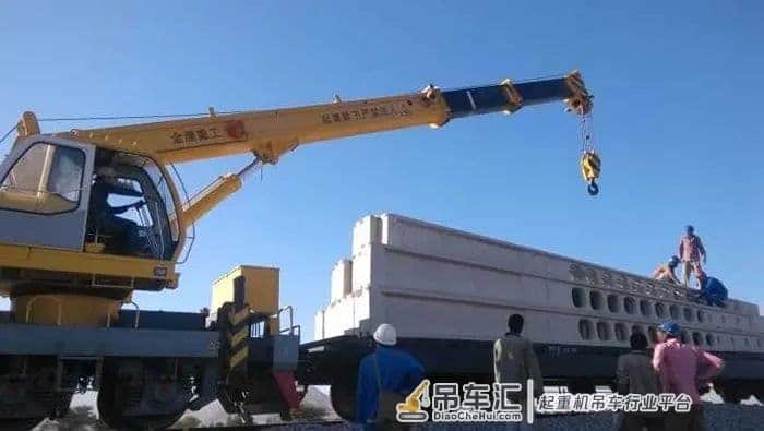 吊车在作业过程中发生事故 属交强险赔偿范围吗