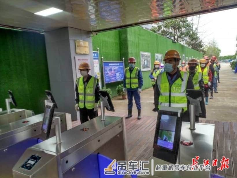 AI防疫监测,建筑起重机械检测达标才能使用,武汉复工复产绷紧“安全弦”