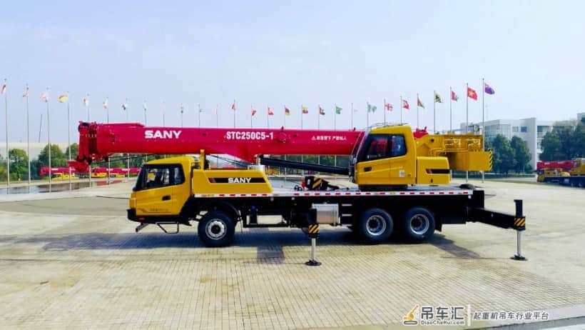 入手第一辆25吨吊车,纠结T5还是C5!