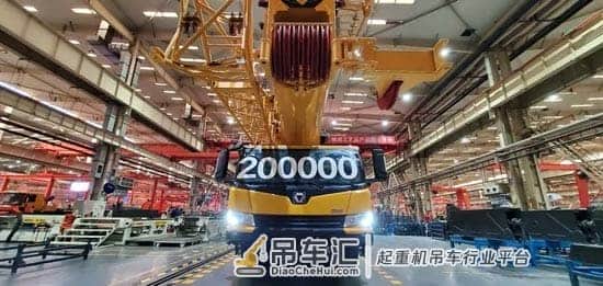 20万台什么概念?全球每3台轮式起重机,就有1台徐工造!