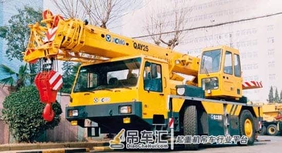 20万台什么概念?全球每3台轮式起重机,就有1台徐工造!