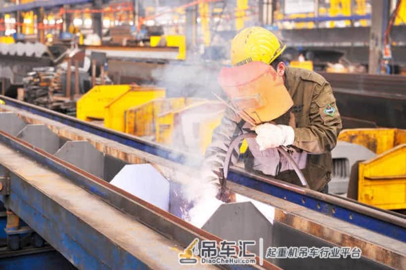 这复工给力!长垣起重机企业复工不久,订单额已超3亿元