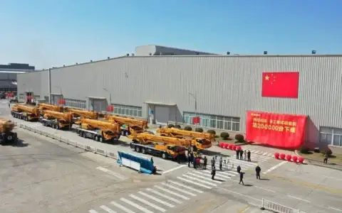 徐工第20万台轮式起重机下线！冲击全球NO.1再进一程