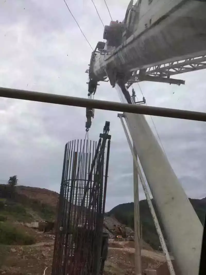 10KV高压线下干活,这就是在玩命