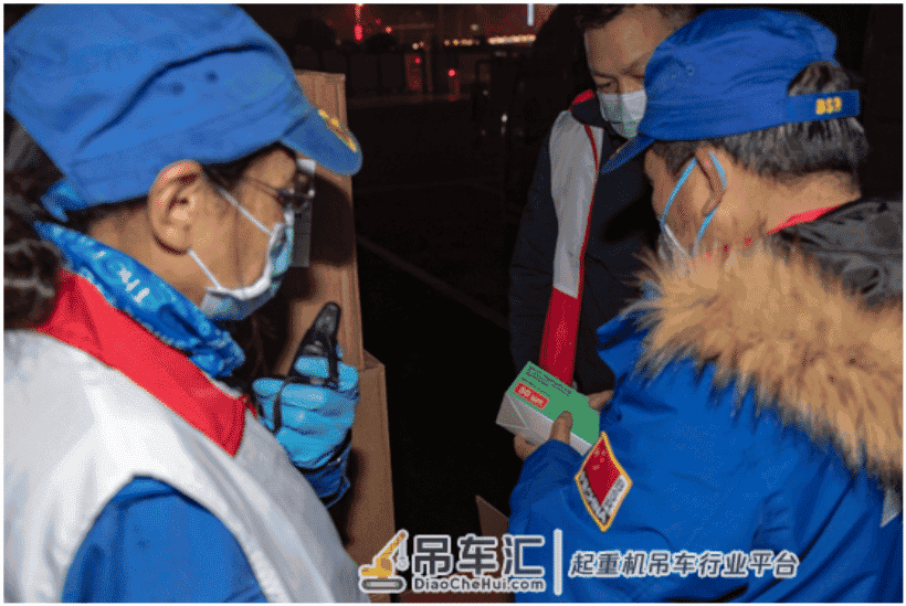 中联重科52.6万只白俄采购医用口罩抵长 火速驰援疫情防控