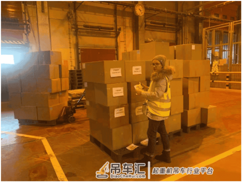 中联重科52.6万只白俄采购医用口罩抵长 火速驰援疫情防控