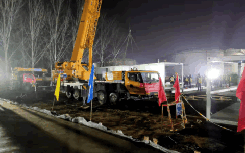 徐工、三一、中联齐聚！都是支援疫区建设的吊装人