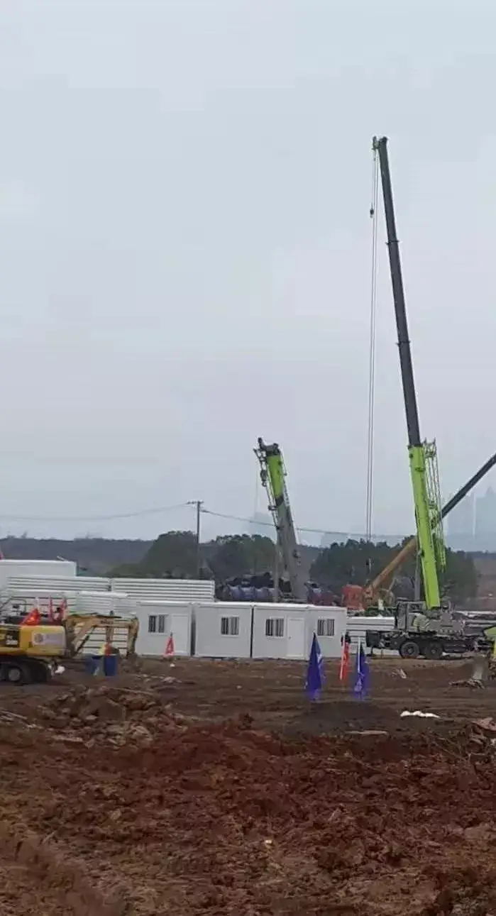 徐工、三一、中联齐聚!都是支援疫区建设的吊装人