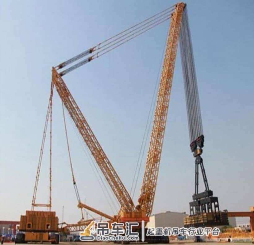 目前中国最大的吊车是徐工XGC88000履带起重机,能吊起4000吨!