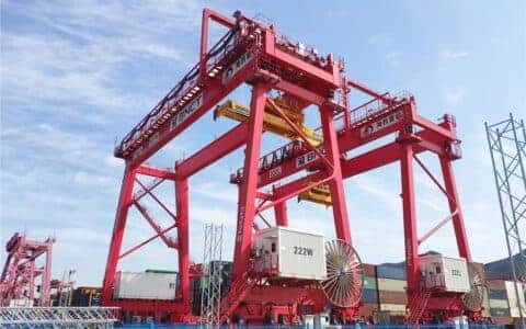 青岛海西重机2台自动化轨道吊顺利交付韩国釜山新港