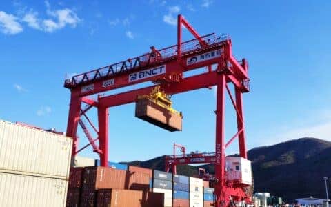 青岛海西重机2台自动化轨道吊 顺利交付韩国釜山新港！