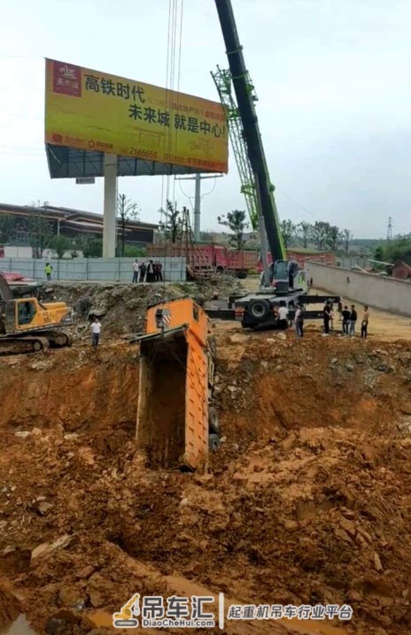 极光绿吊22吨卡车，吊友大骂：错的离谱
