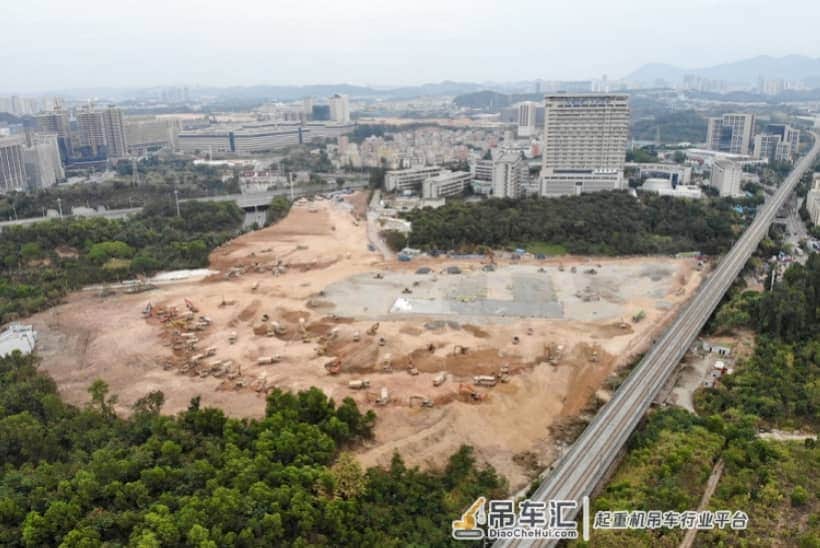 直击深圳版小汤山建设！进度快的已在建二层，数十台吊车同时作业