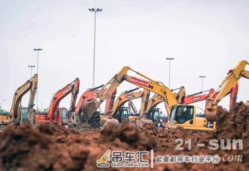 挖掘机、吊车等1491台设备投入施工 武汉雷神山医院具备交付条件