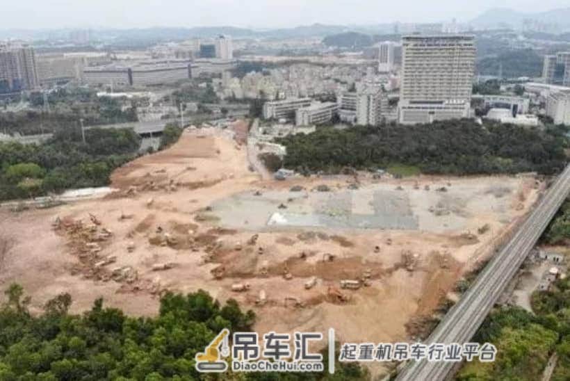 深圳速度!数十台吊车同时作业,直击“深圳小汤山”建设现场