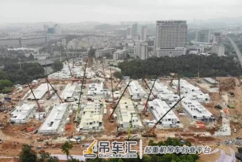 深圳速度!数十台吊车同时作业,直击“深圳小汤山”建设现场