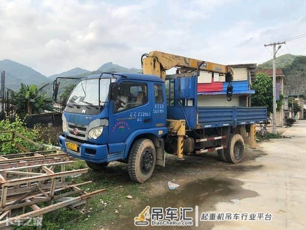 时代栏板车+起重装置，这么实用的随车吊，司机为啥说买后悔了？