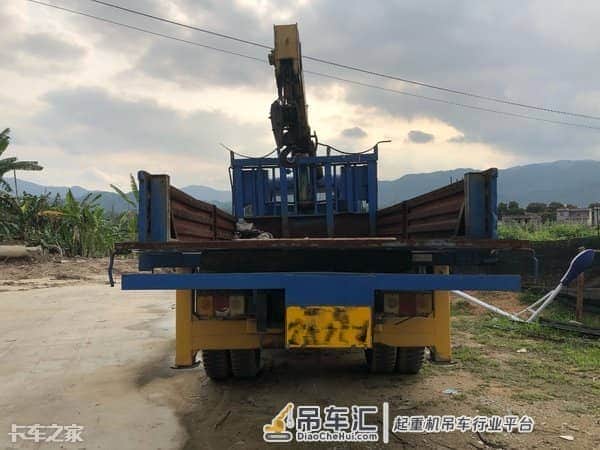 时代栏板车+起重装置，这么实用的随车吊，司机为啥说买后悔了？