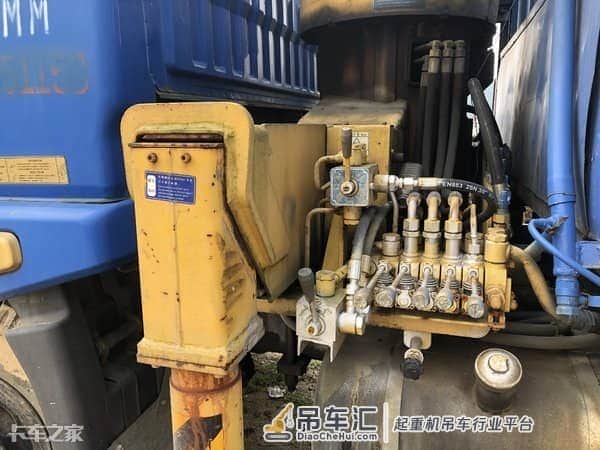 时代栏板车+起重装置，这么实用的随车吊，司机为啥说买后悔了？