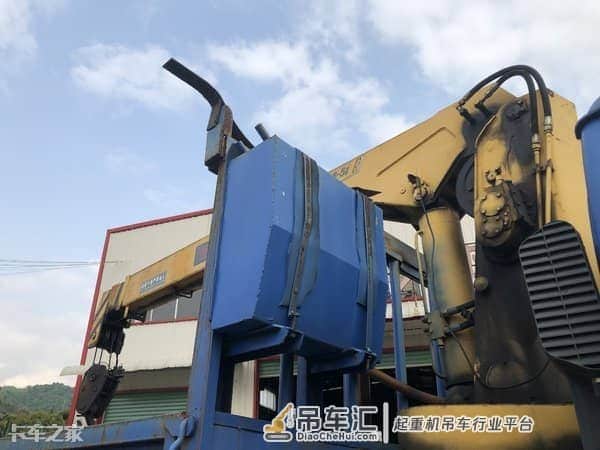时代栏板车+起重装置，这么实用的随车吊，司机为啥说买后悔了？