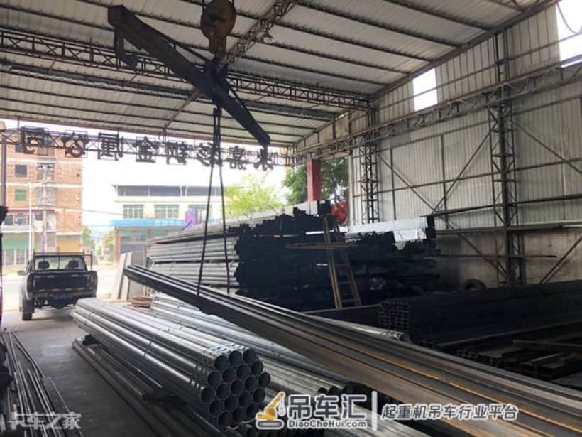 时代栏板车+起重装置，这么实用的随车吊，司机为啥说买后悔了？