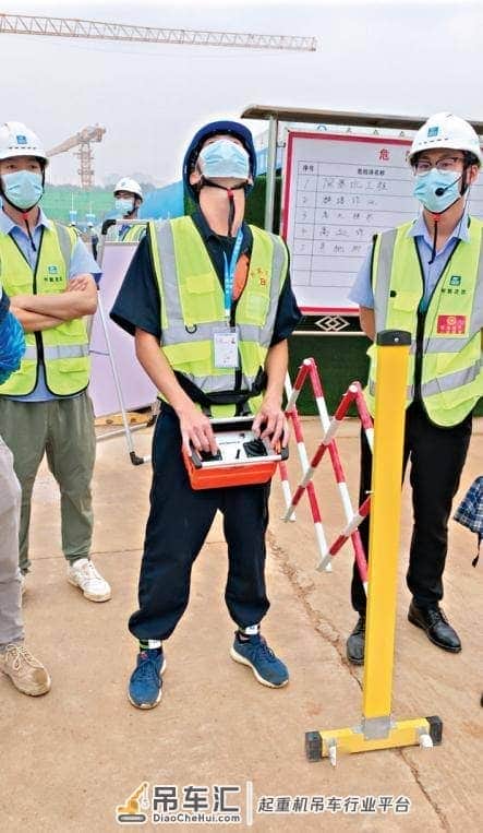 首台“无人塔吊”试运行,全国首个不停工安全观摩会在武汉举行