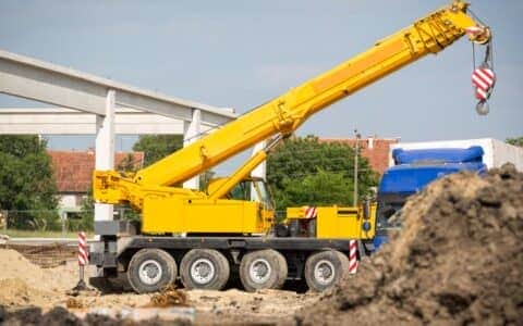 起重机新企业注册量一叶知秋：基建发力、地方债加速发行助力投资井喷