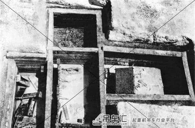 湖北挖出一具“庞然大物”,8000公斤吊车都没辙,专家都急眼了