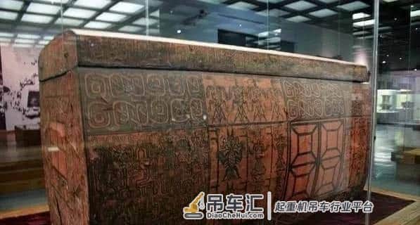湖北挖出一具“庞然大物”,8000公斤吊车都没辙,专家都急眼了
