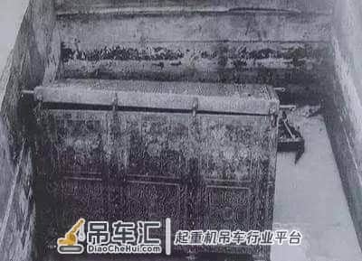 湖北挖出一具“庞然大物”,8000公斤吊车都没辙,专家都急眼了