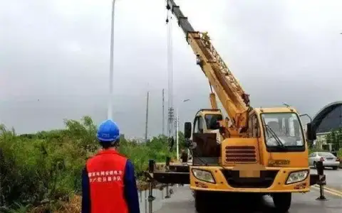 学起来，吊车基本的“指挥手势”