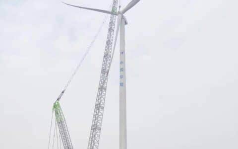 中联重科ZCC9800W履带起重机 安徽再战风电吊装