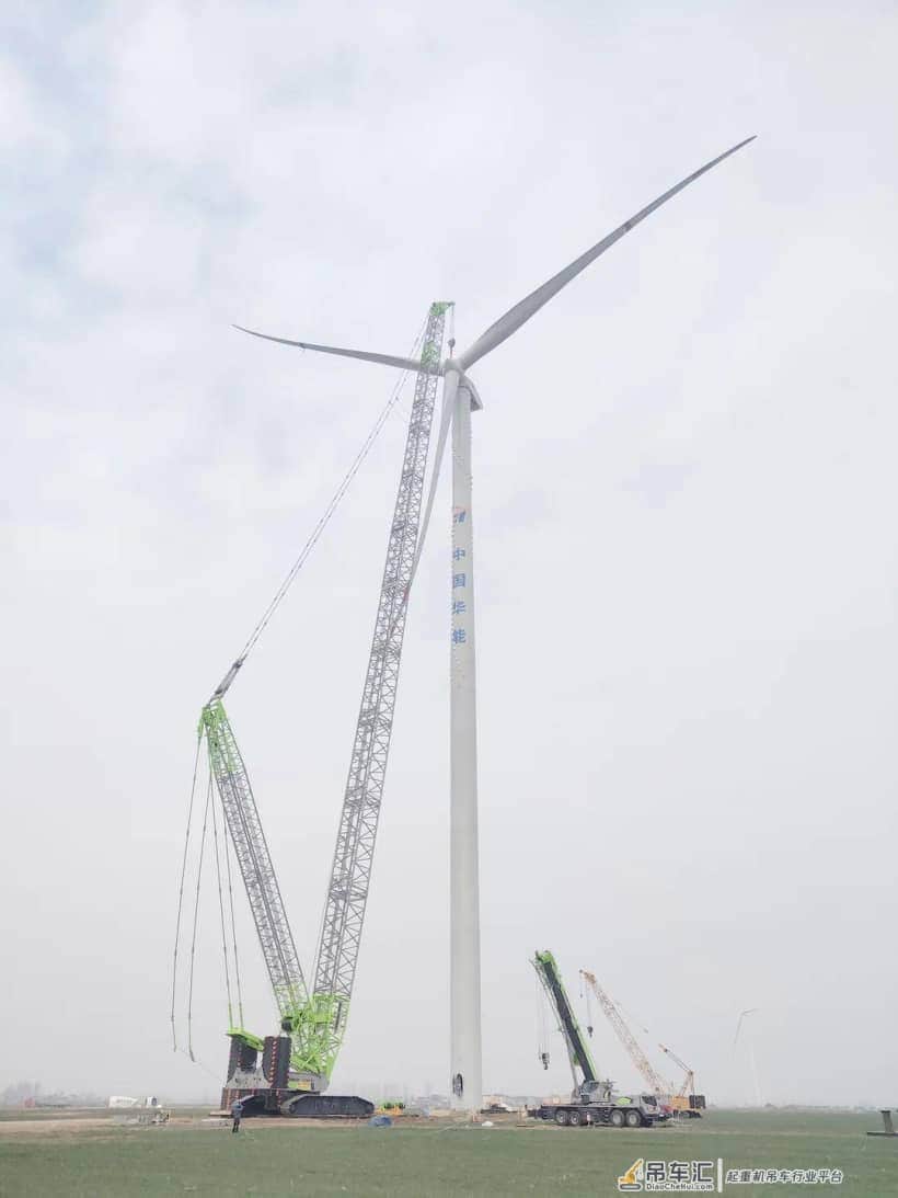 中联重科ZCC9800W履带起重机 安徽再战风电吊装