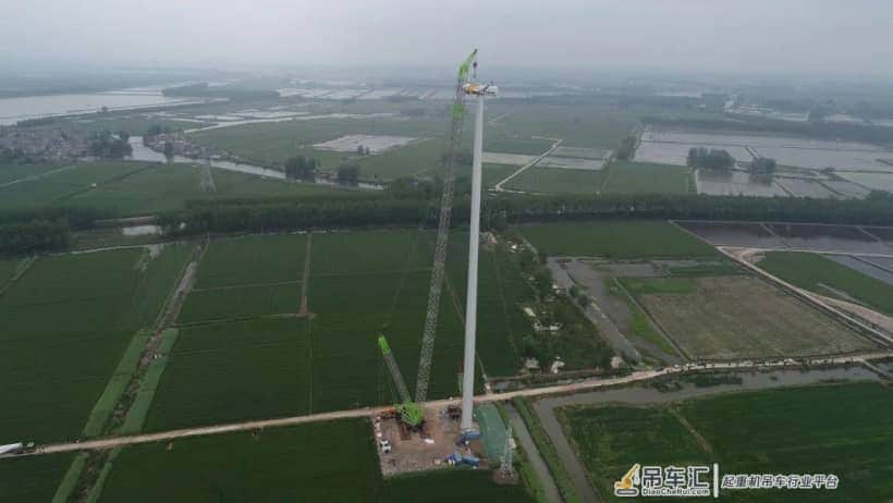 中联重科ZCC9800W履带起重机 安徽再战风电吊装