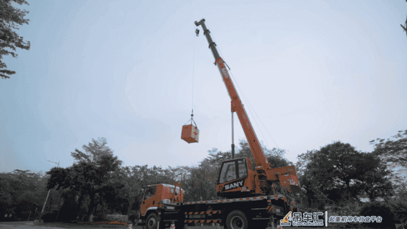 牛人改装12吨吊车，无线遥控，科技为王！