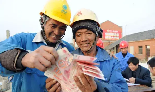 吊车司机VS吊车老板,到底谁在养活谁?