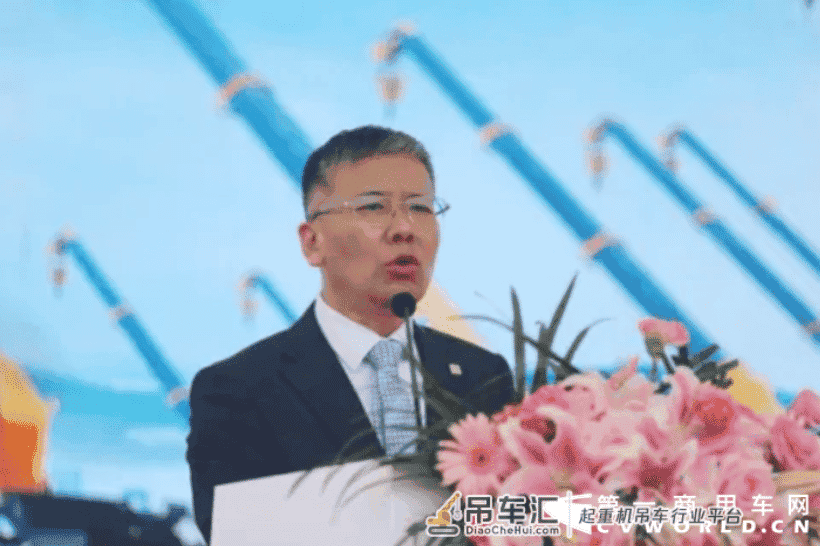 强强联手?一汽解放助力徐工随车吊市场,百台新车奔赴全国