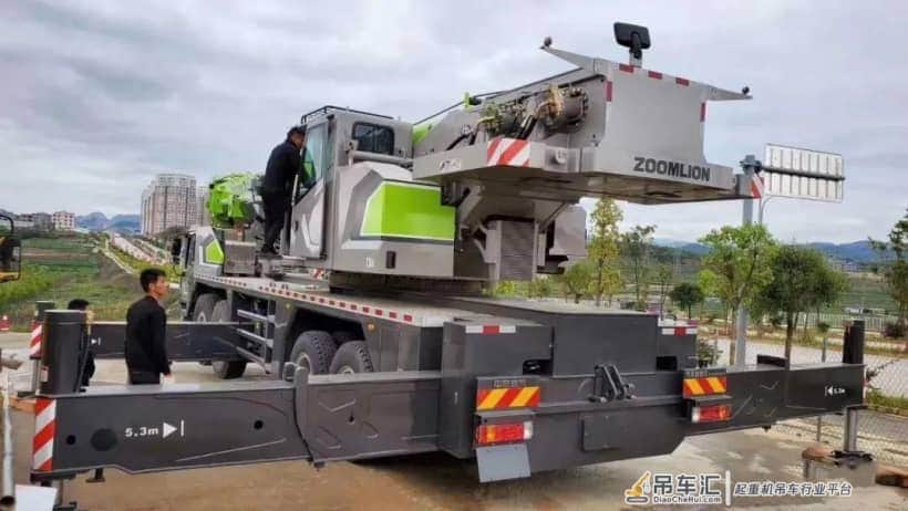 中联80吨六节臂吊车,主臂58.5米,全配重28吨!
