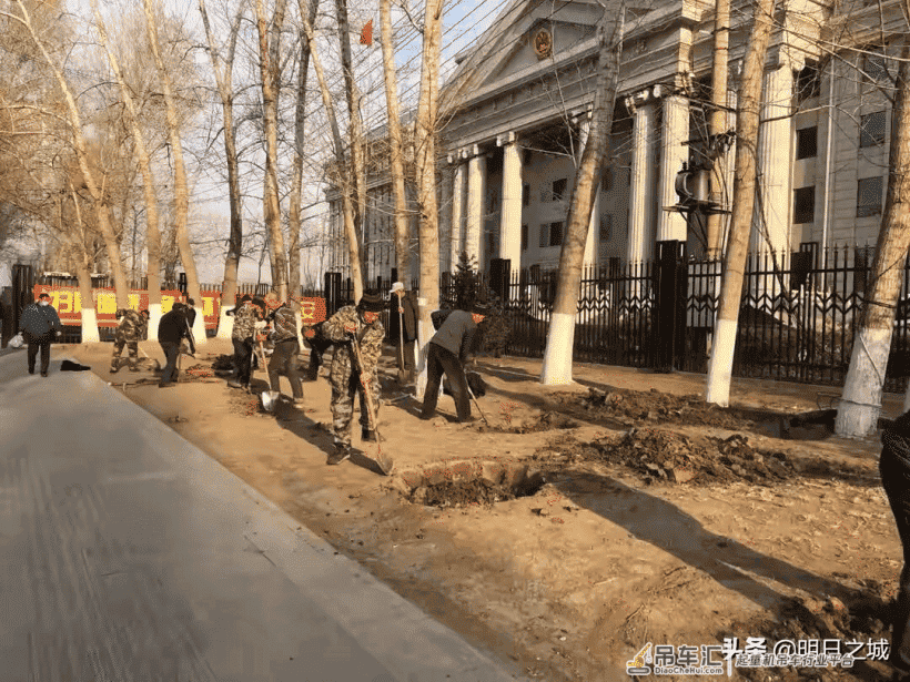 抓住现行了！长春干这事儿真用吊车啊